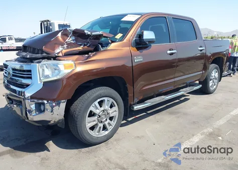 2017 Toyota Tundra 1794 5.7L V8 z USA, uszkodzony, nr VIN 5TFAW5F14HX649111